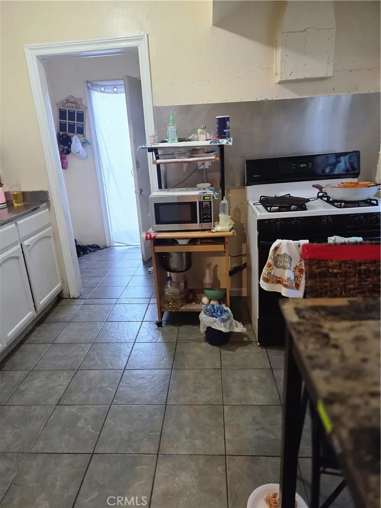 6605 West, Inglewood, California 90302 home-pic-10