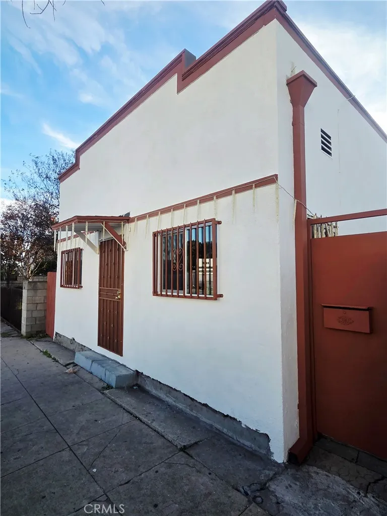 6605 West, Inglewood, California 90302 home-pic-2