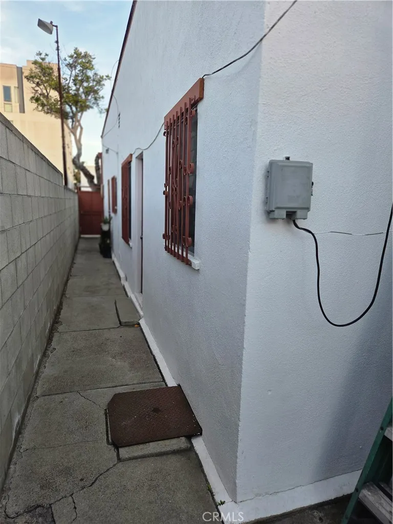6605 West, Inglewood, California 90302 home-pic-4