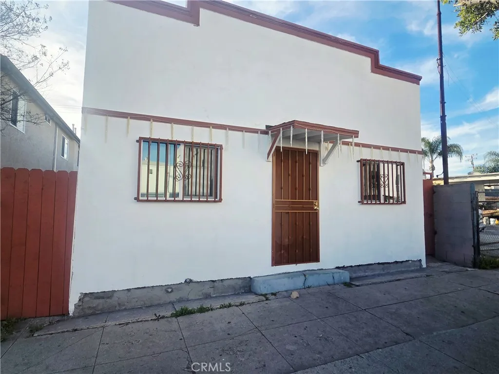6605 West, Inglewood, California 90302 home-pic-3