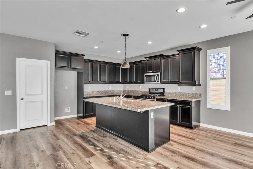 29543 Laredo, Menifee, California 92584 home-pic-10