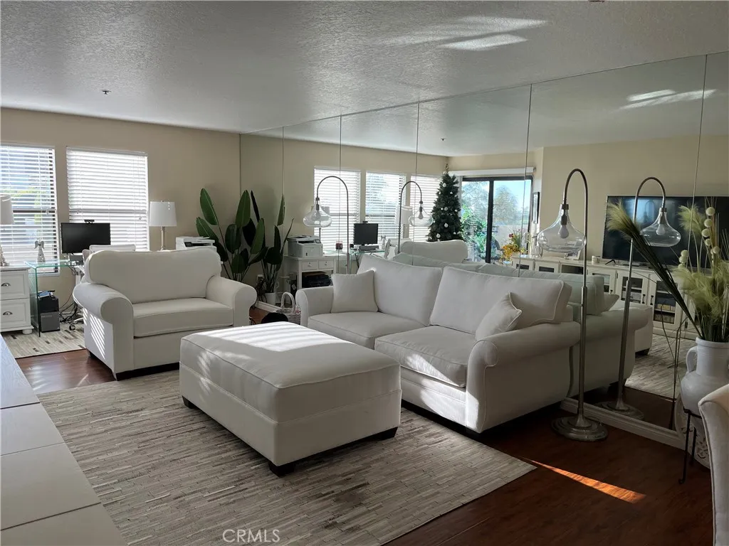 280 Cagney Lane 115, Newport Beach, California 92663 home-pic-4