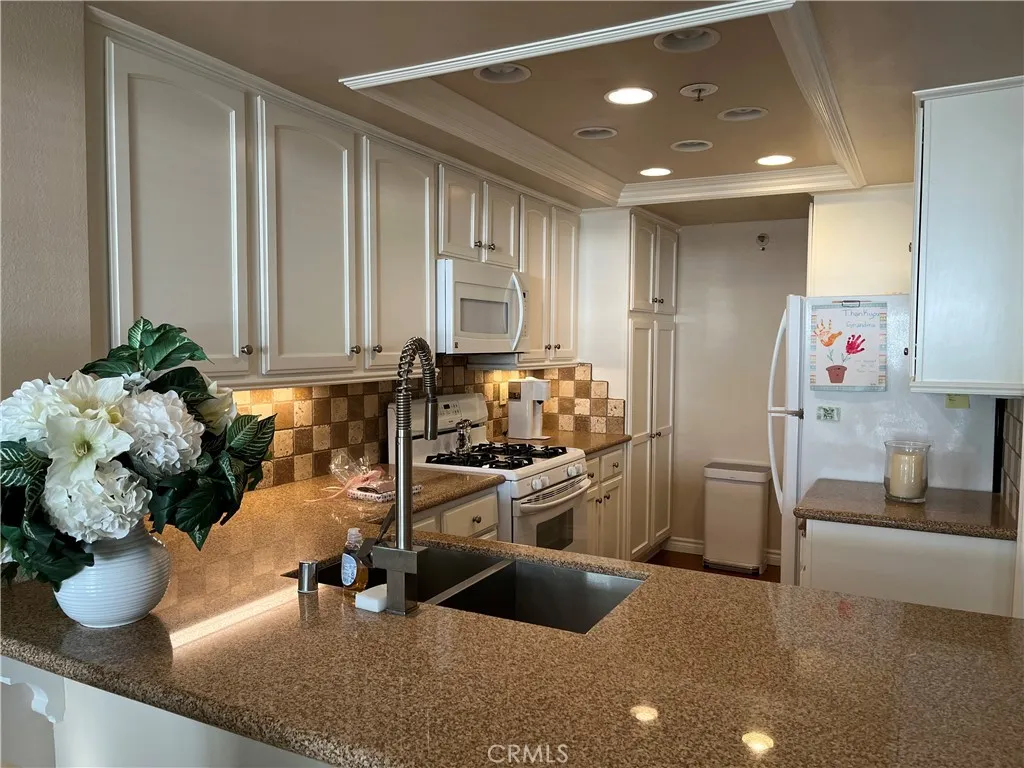 280 Cagney Lane 115, Newport Beach, California 92663 home-pic-16
