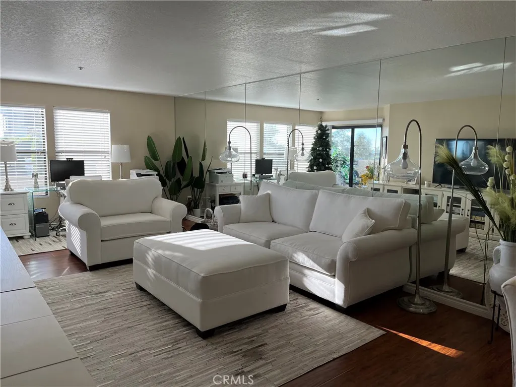 280 Cagney Lane 115, Newport Beach, California 92663 home-pic-5