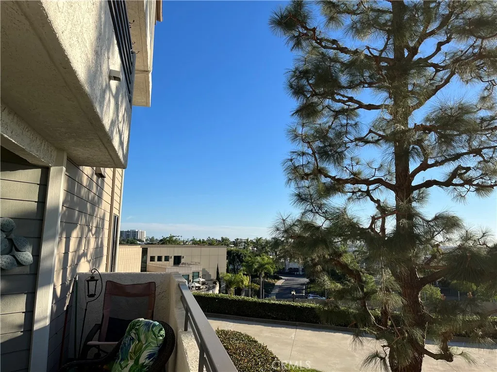 280 Cagney Lane 115, Newport Beach, California 92663 home-pic-1
