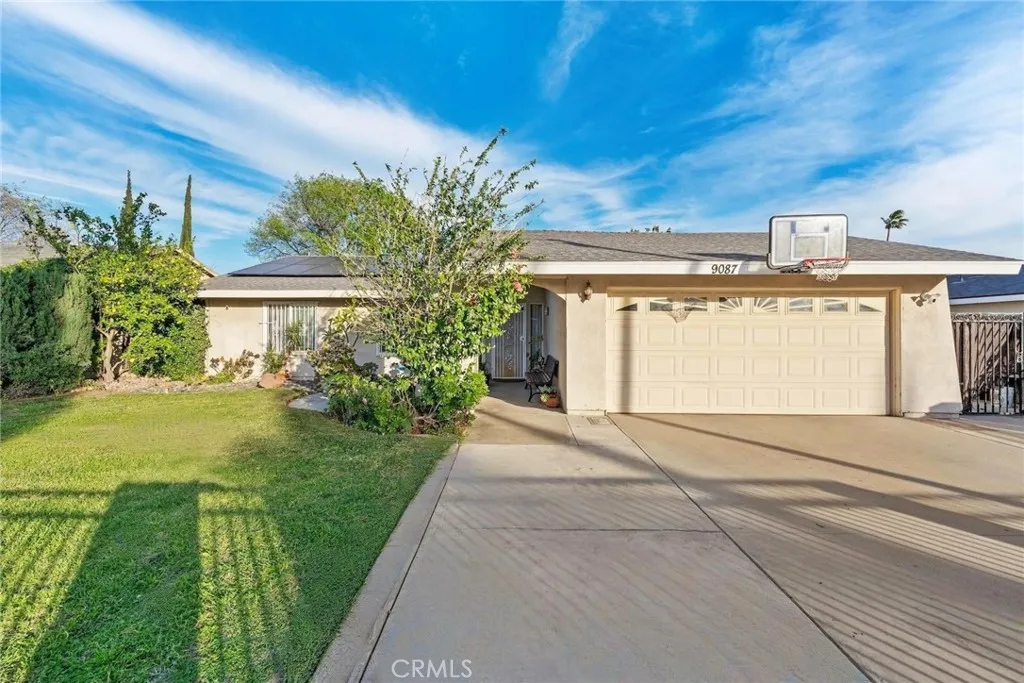 9087 Rosecrest, Fontana, California 92335 home-pic-2