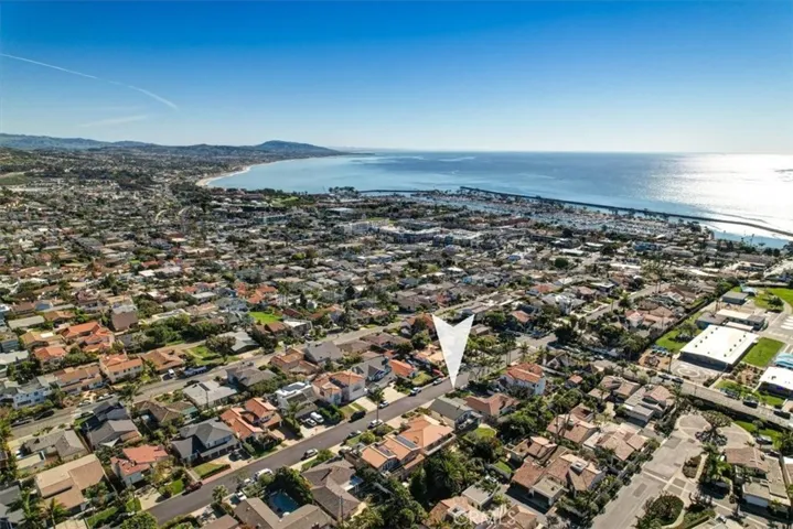 Beach, Harbor, downtown dining and shops—plus coffee at JC Beans, Bear Coast, or Philz. A very good problem to have