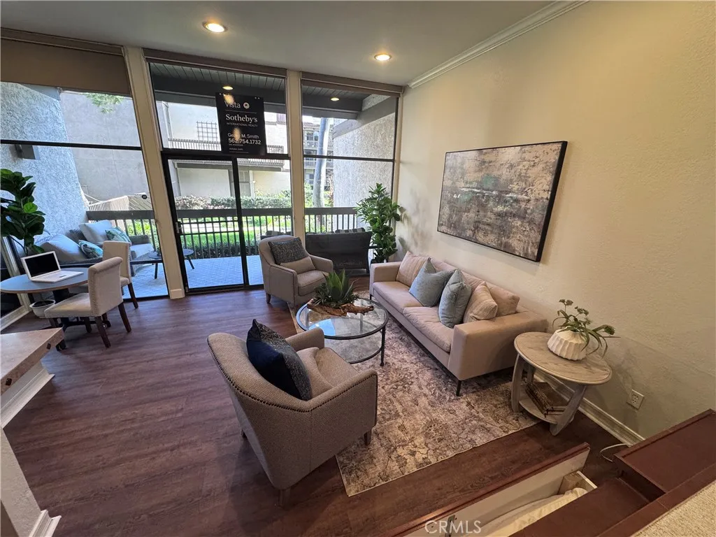 5104 Marina Pacifica Drive S, Long Beach, California 90803 home-pic-26
