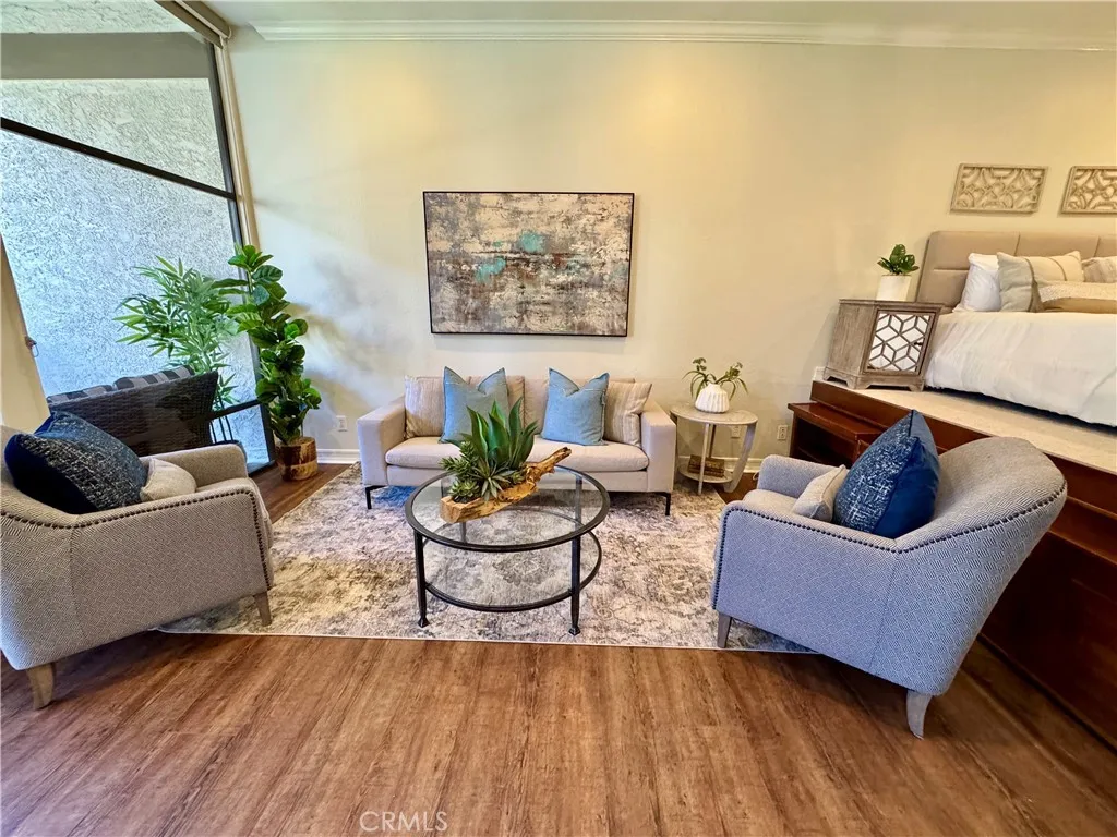 5104 Marina Pacifica Drive S, Long Beach, California 90803 home-pic-11