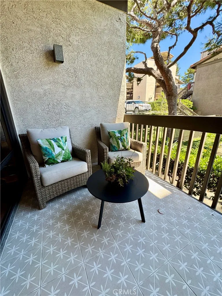 5104 Marina Pacifica Drive S, Long Beach, California 90803 home-pic-23
