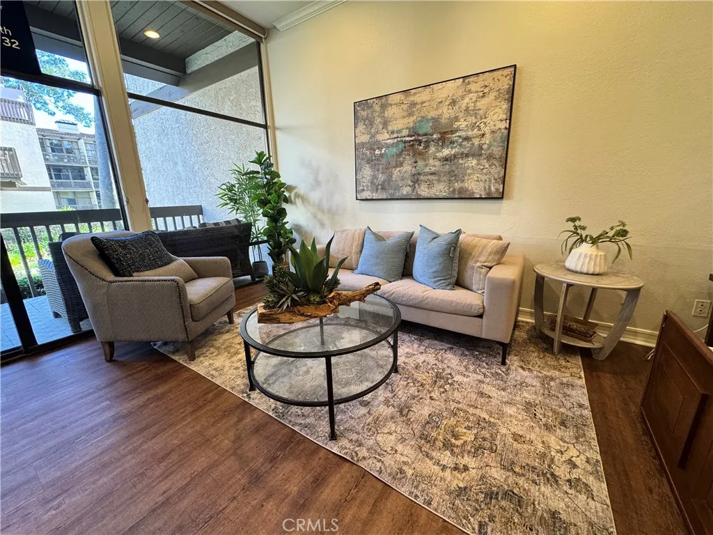 5104 Marina Pacifica Drive S, Long Beach, California 90803 home-pic-25