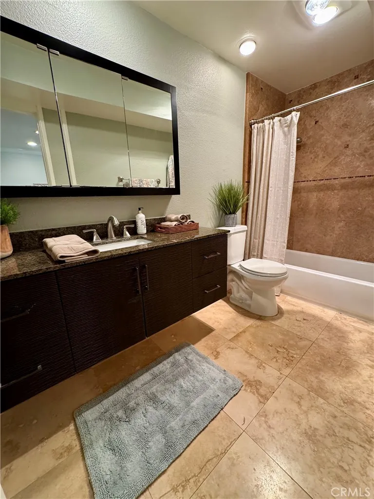 5104 Marina Pacifica Drive S, Long Beach, California 90803 home-pic-18