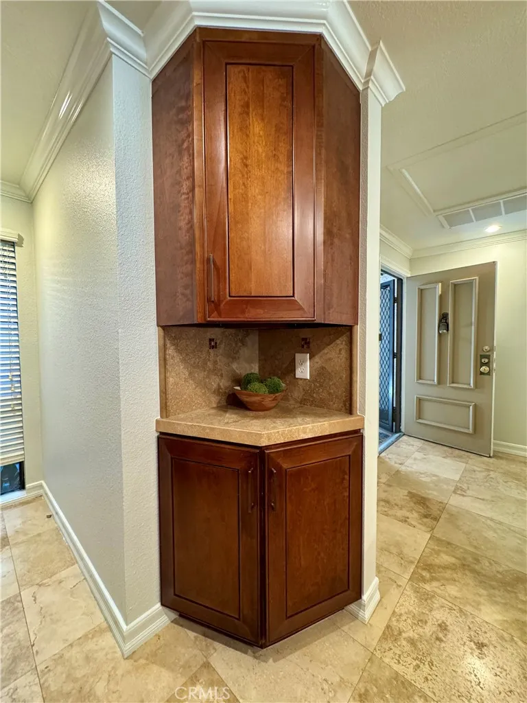 5104 Marina Pacifica Drive S, Long Beach, California 90803 home-pic-8