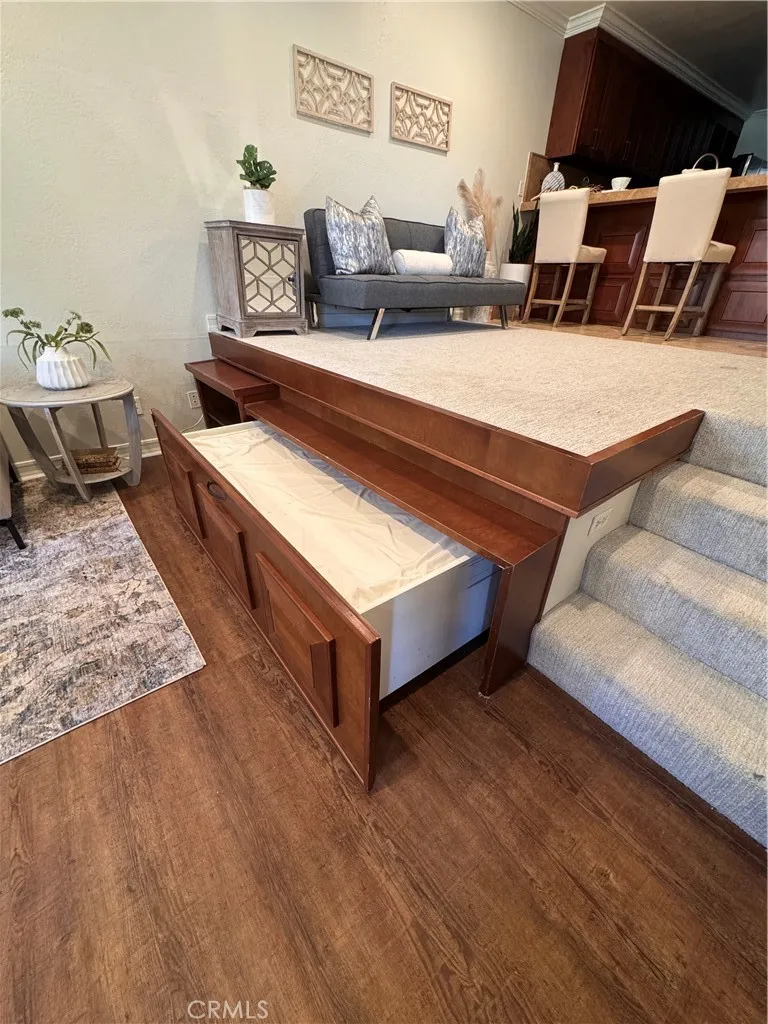 5104 Marina Pacifica Drive S, Long Beach, California 90803 home-pic-12