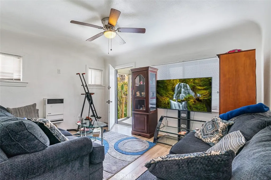961 W 47th Street, Los Angeles, California 90037 home-pic-4