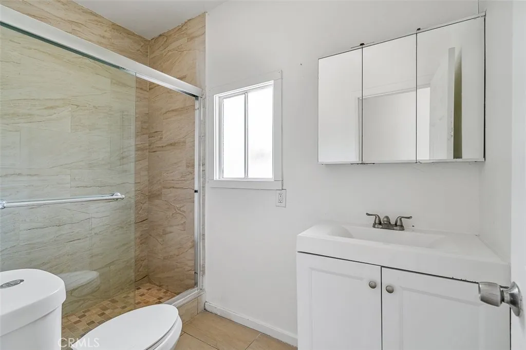 961 W 47th Street, Los Angeles, California 90037 home-pic-9