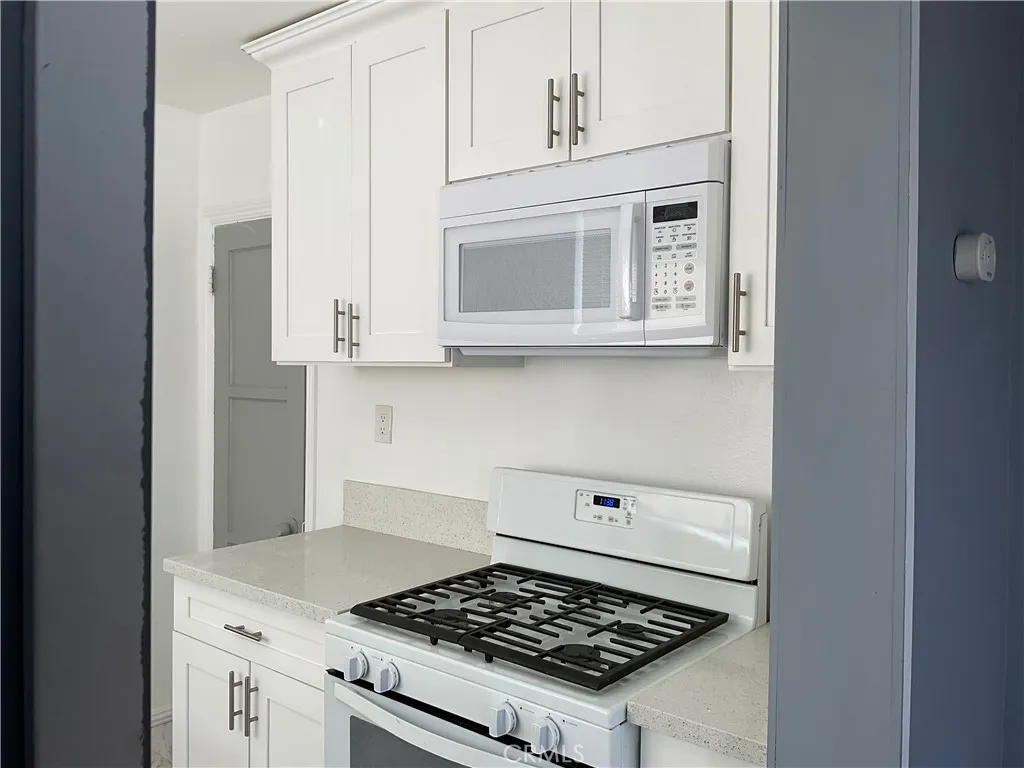 961 W 47th Street, Los Angeles, California 90037 home-pic-14
