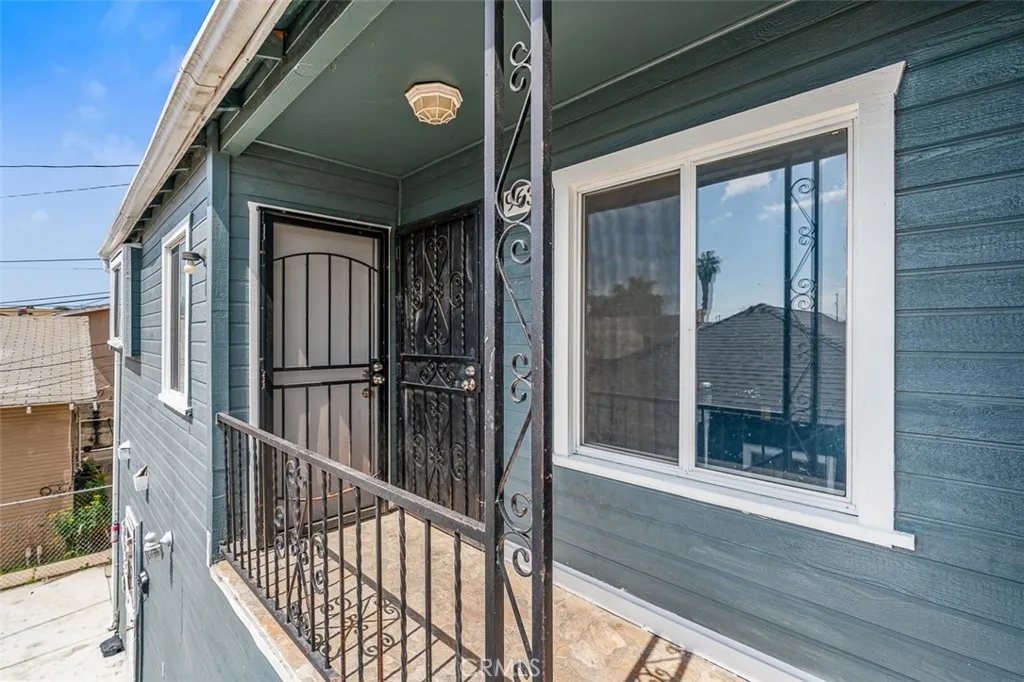 961 W 47th Street, Los Angeles, California 90037 home-pic-13
