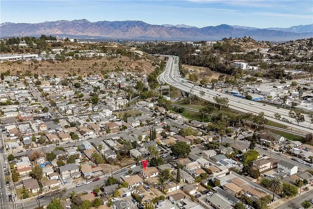 4326 Hammel St, Los Angeles, California 90022 home-pic-9