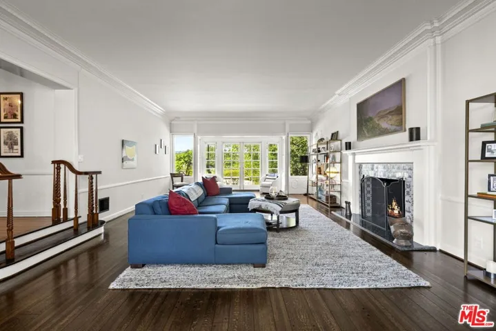 Living Room To Rear Yard