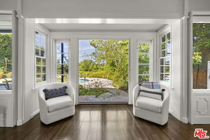 Living Room To Rear Yard