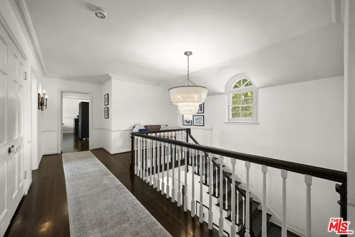 Upstairs Landing To Primary Su