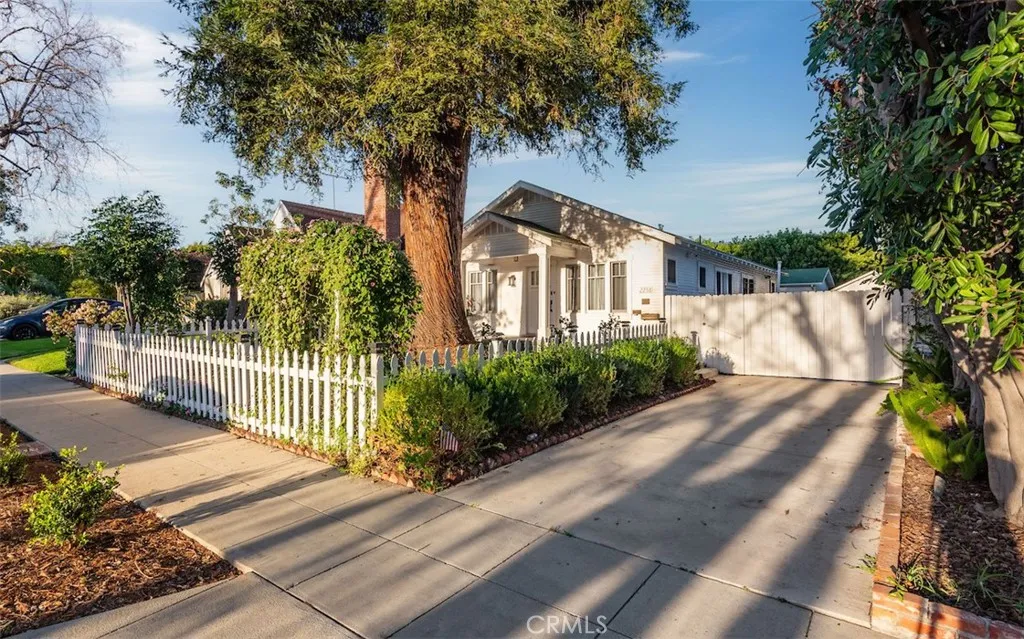 2256 Pelham, Los Angeles, California 90064 home-pic-33