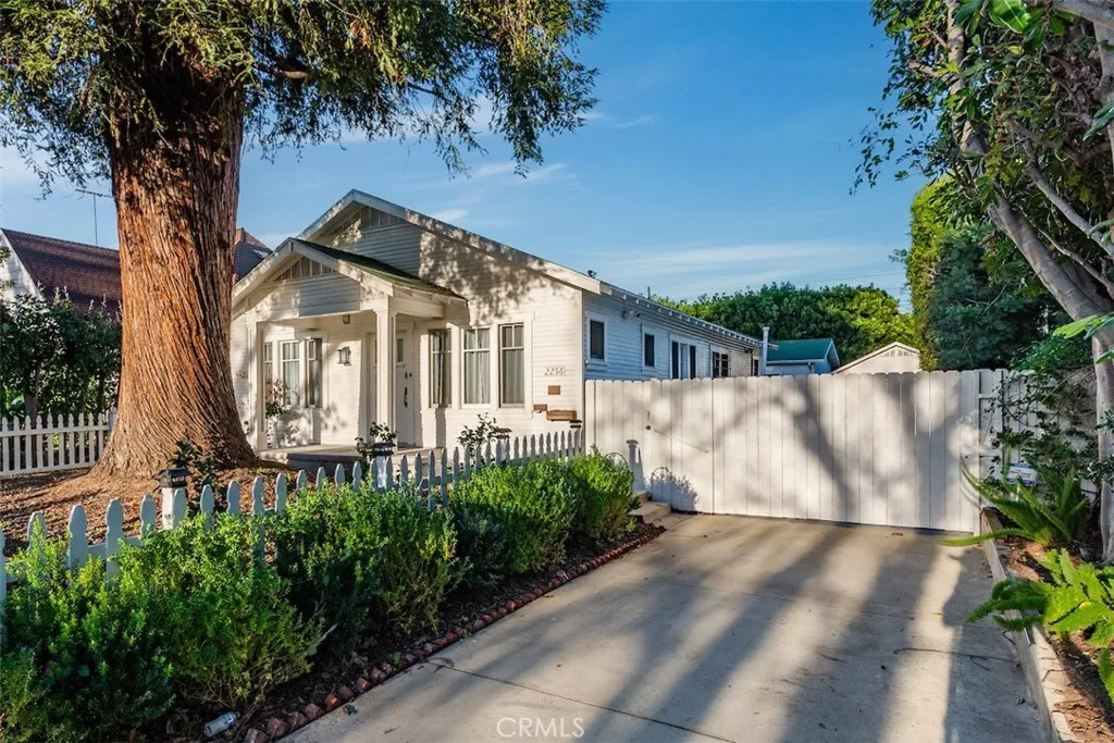 2256 Pelham, Los Angeles, California 90064 home-pic-32
