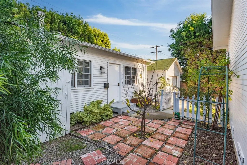 2256 Pelham, Los Angeles, California 90064 home-pic-30