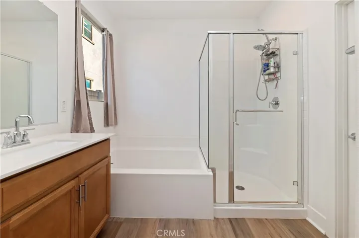 Separate Soaker Tub & walk in shower