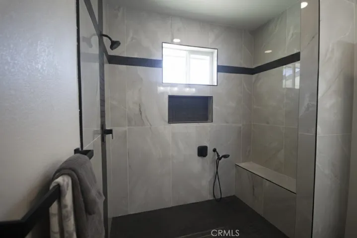 VERYY LARGE WALK IN SHOWER W/BENCH