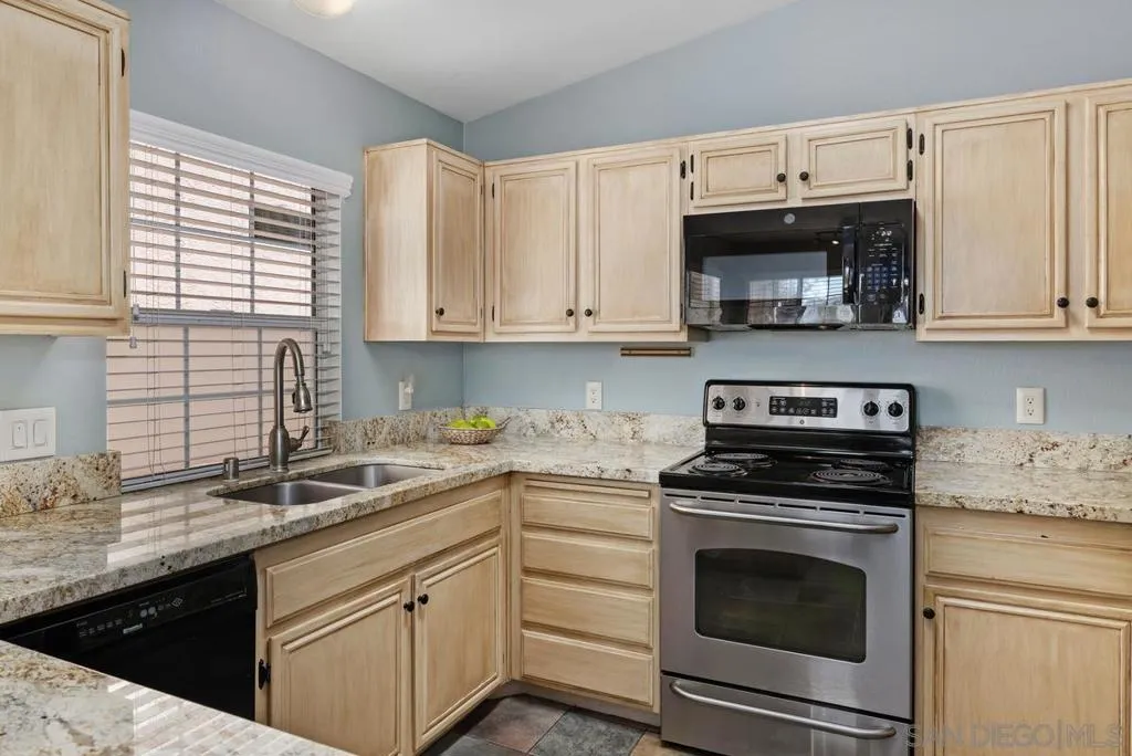 18557 Caminito Pasadero 389, San Diego, California 92128 home-pic-12