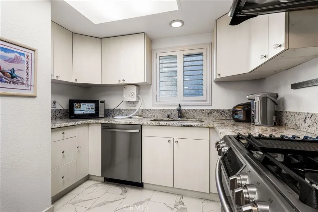 24001 Neece Avenue 7, Torrance, California 90505 home-pic-13