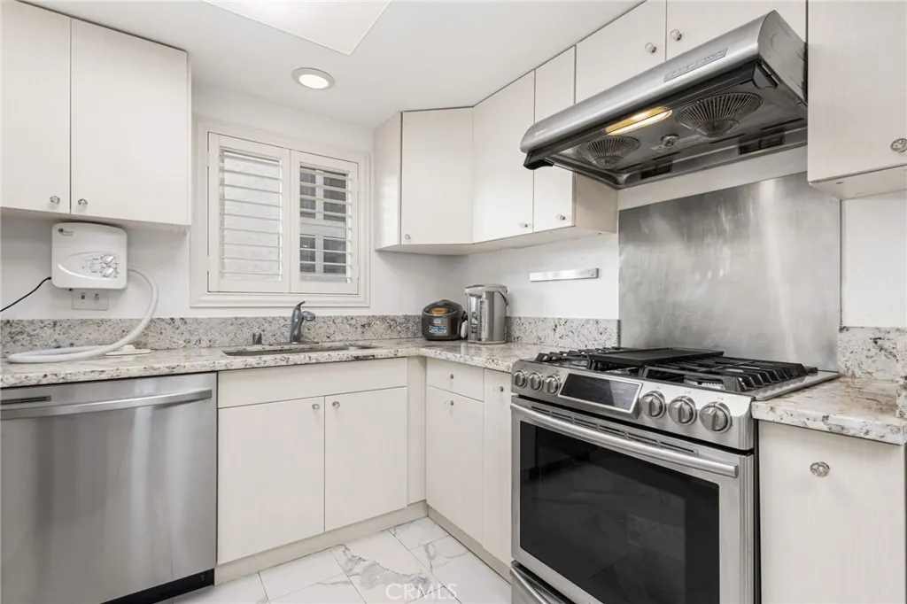 24001 Neece Avenue 7, Torrance, California 90505 home-pic-14