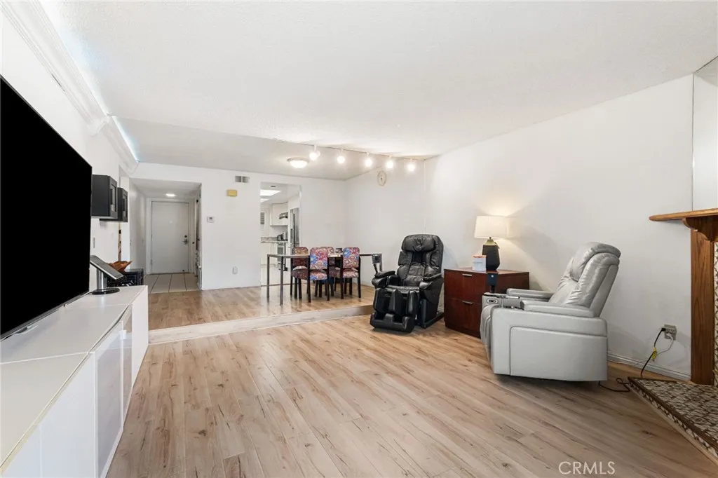 24001 Neece Avenue 7, Torrance, California 90505 home-pic-6