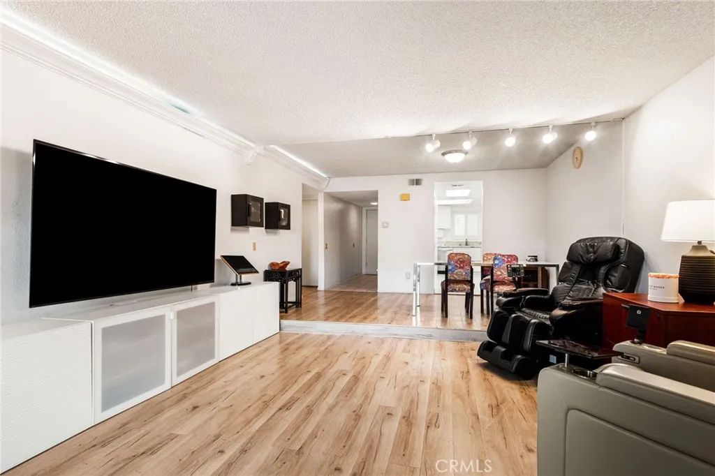 24001 Neece Avenue 7, Torrance, California 90505 home-pic-7