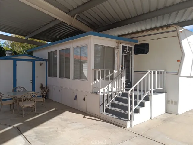 ENCLOSED ADD A ROOM 8 X 20'