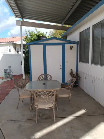 SHED WITH WASHER/DRYER