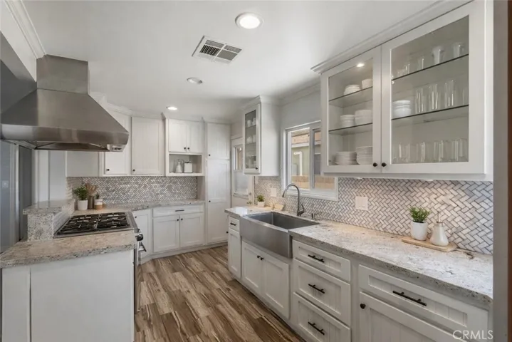 1532 Kitchen Virtually Staged