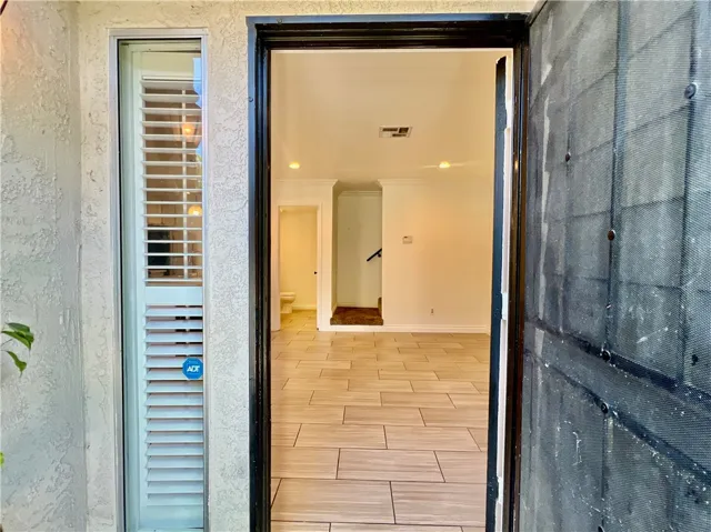 542 W Dunton 29, Orange, California 92865
