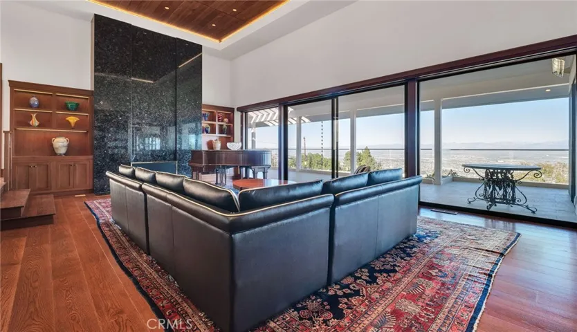15 Caballeros, Rolling Hills, California 90274