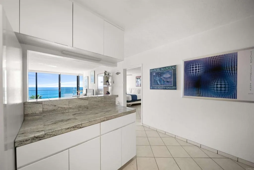 4767 Ocean Boulevard 203, San Diego, California 92109 home-pic-9