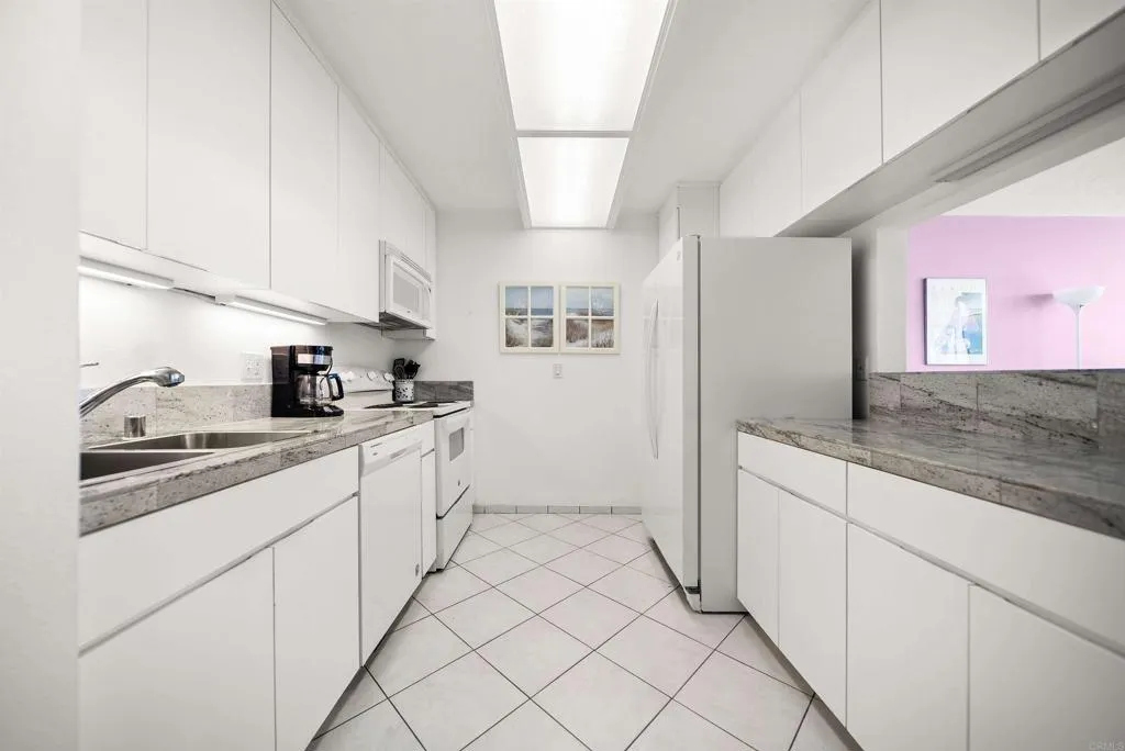 4767 Ocean Boulevard 203, San Diego, California 92109 home-pic-6
