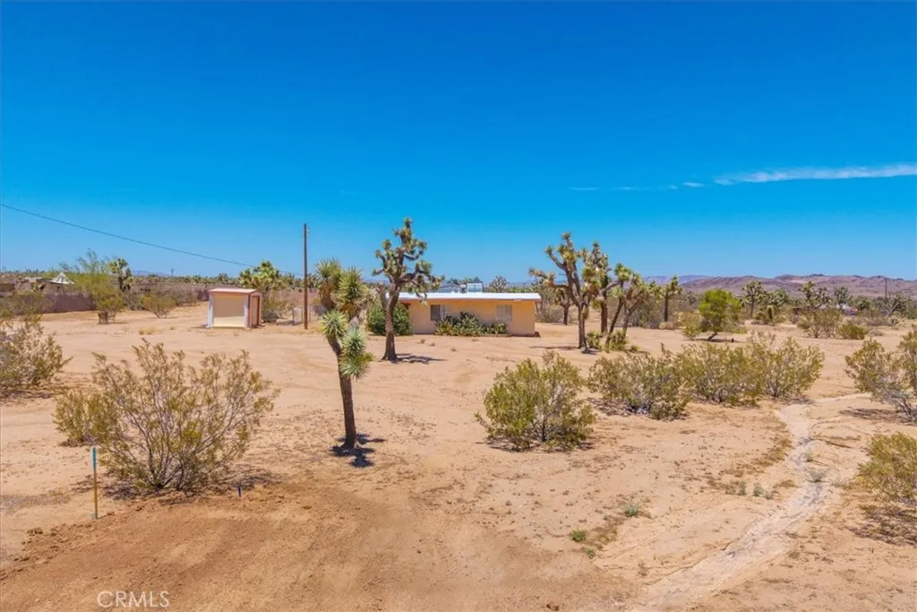 58382 Sunny Sands Drive, Yucca Valley, California 92284 home-pic-1