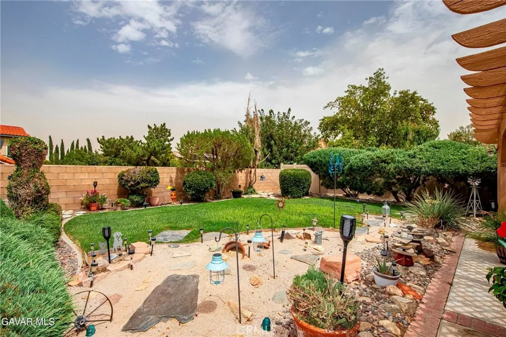 5619 W Avenue L4, Lancaster, California 93536 home-pic-34