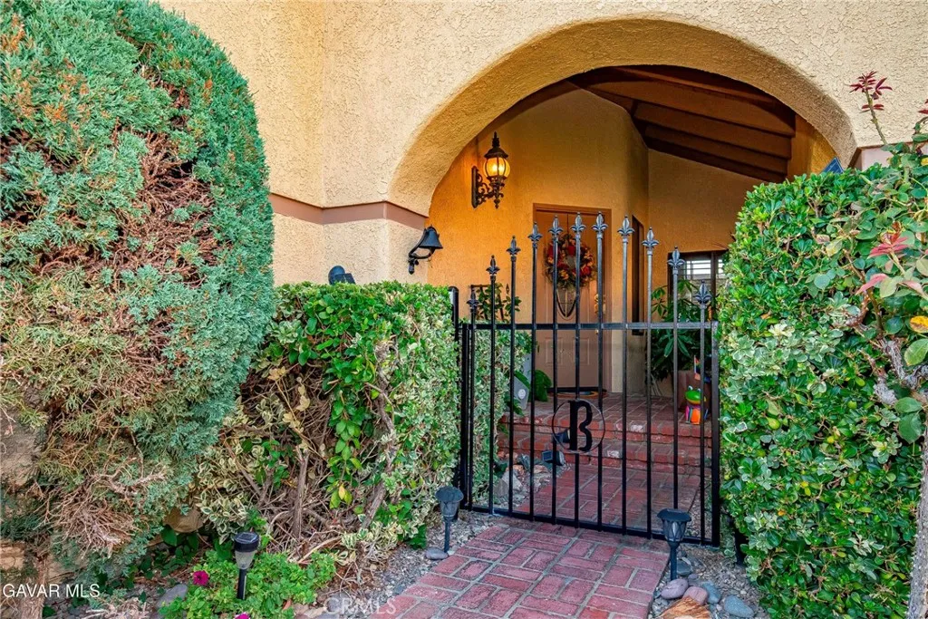 5619 W Avenue L4, Lancaster, California 93536 home-pic-4