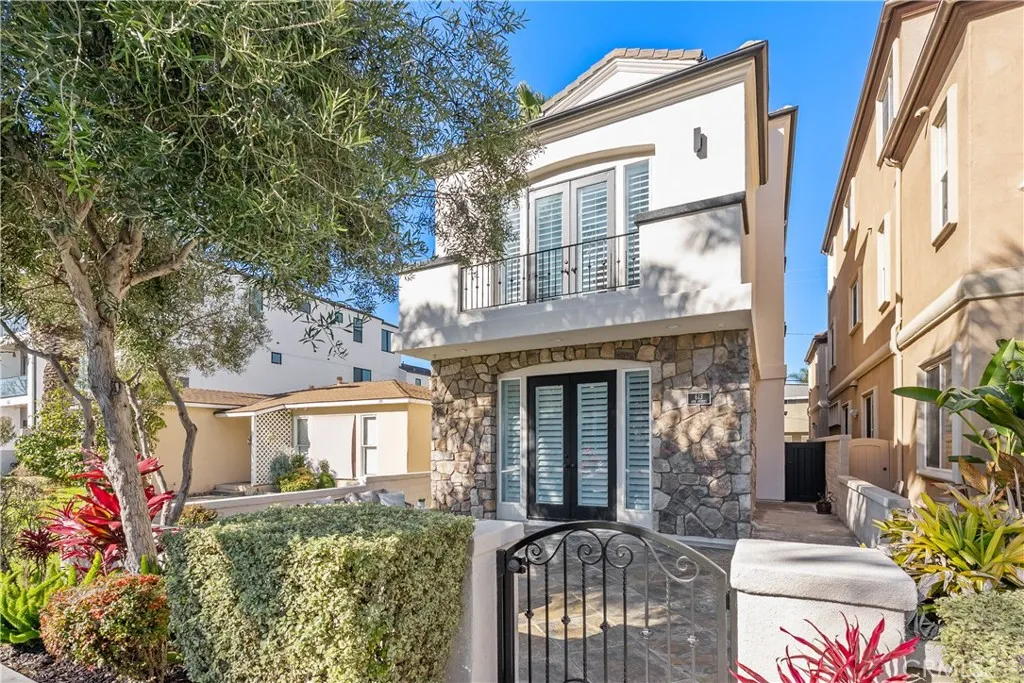 613 12th, Huntington Beach, California 92648 home-pic-1