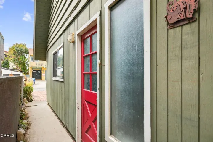 6-web-or-mls-UpmarketMedia-120Hue-13A