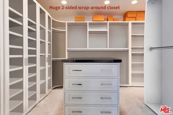 custom walk in closet in prima