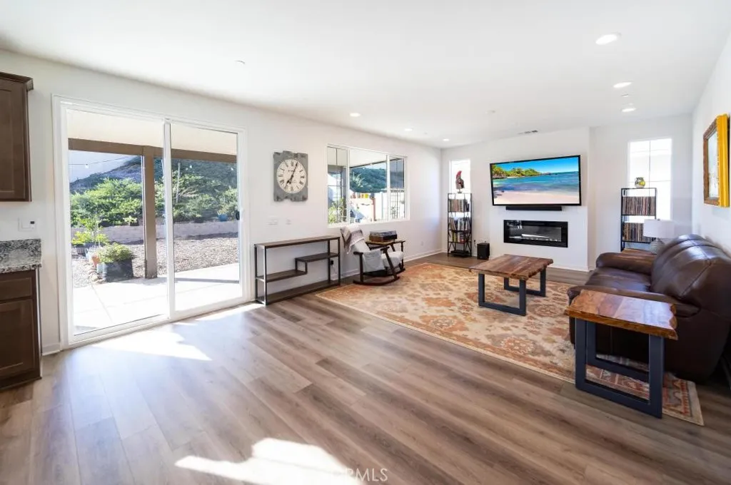 31723 Constellation, Menifee, California 92586 home-pic-15